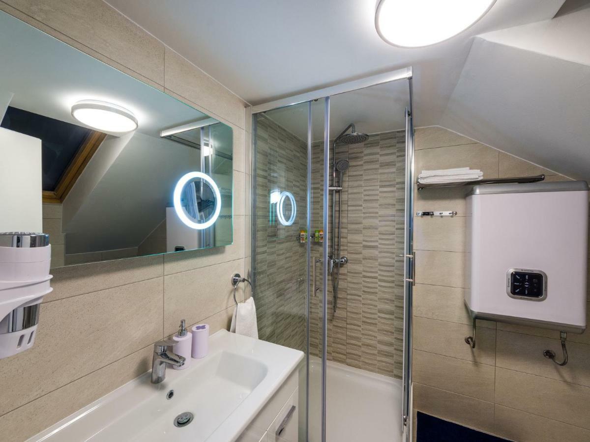 Navis Luxury